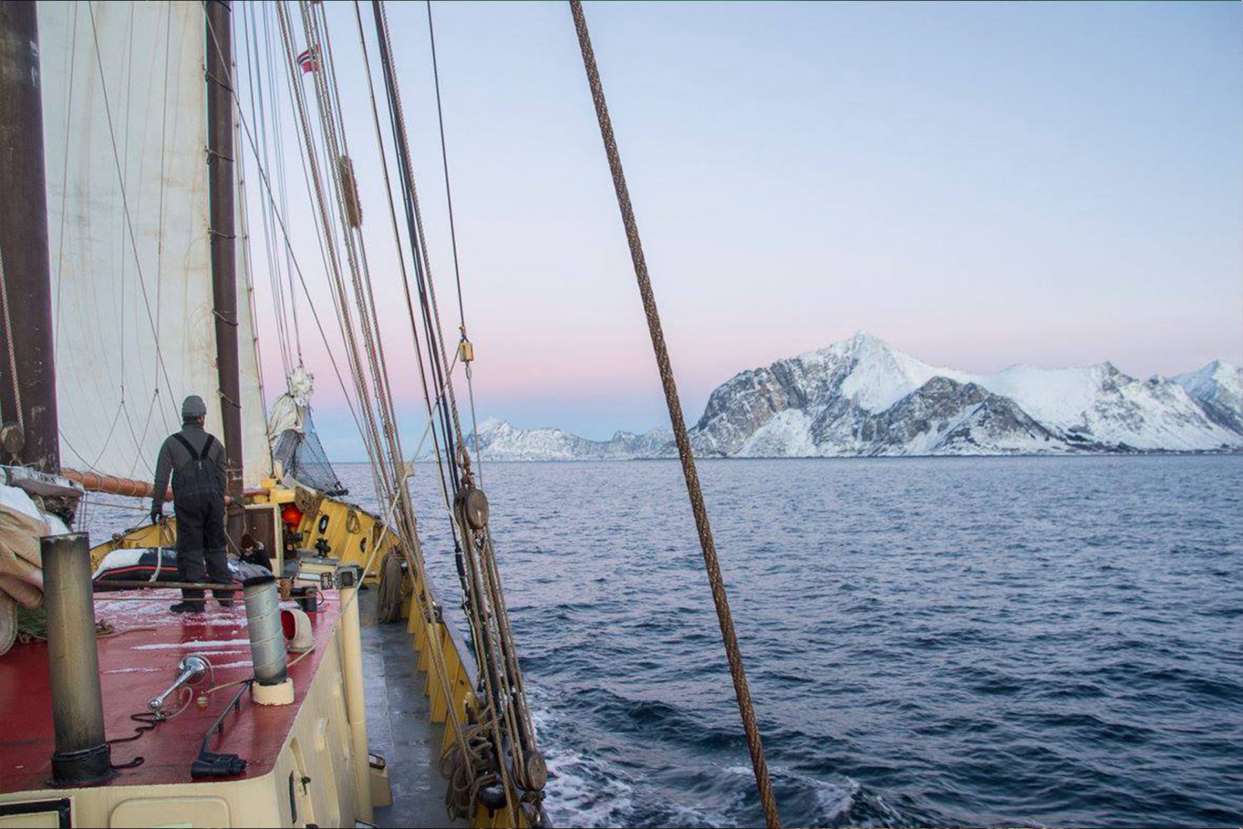 Sailing Holiday in Svalbard| Noorderlicht |VentureSail Holidays