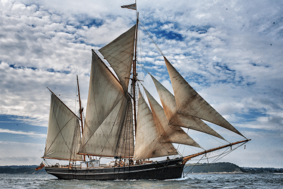 full sail cargo voyage Bessie Ellen